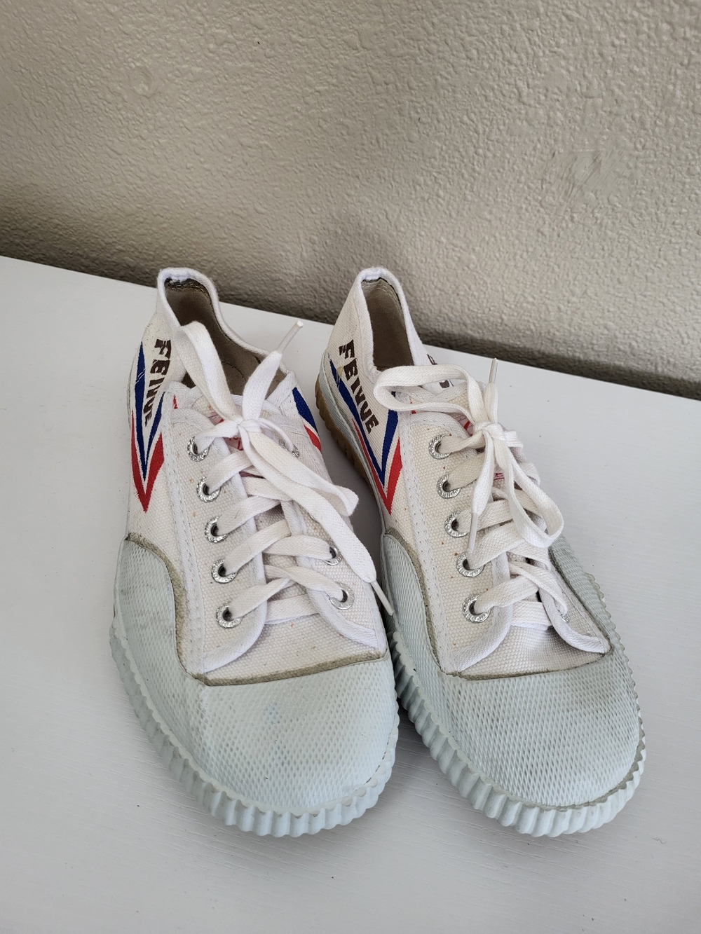 Feivue Top One Kung Fu Martial Arts Sneakers White Canvas Shoes EU40 US 7 Unisex
